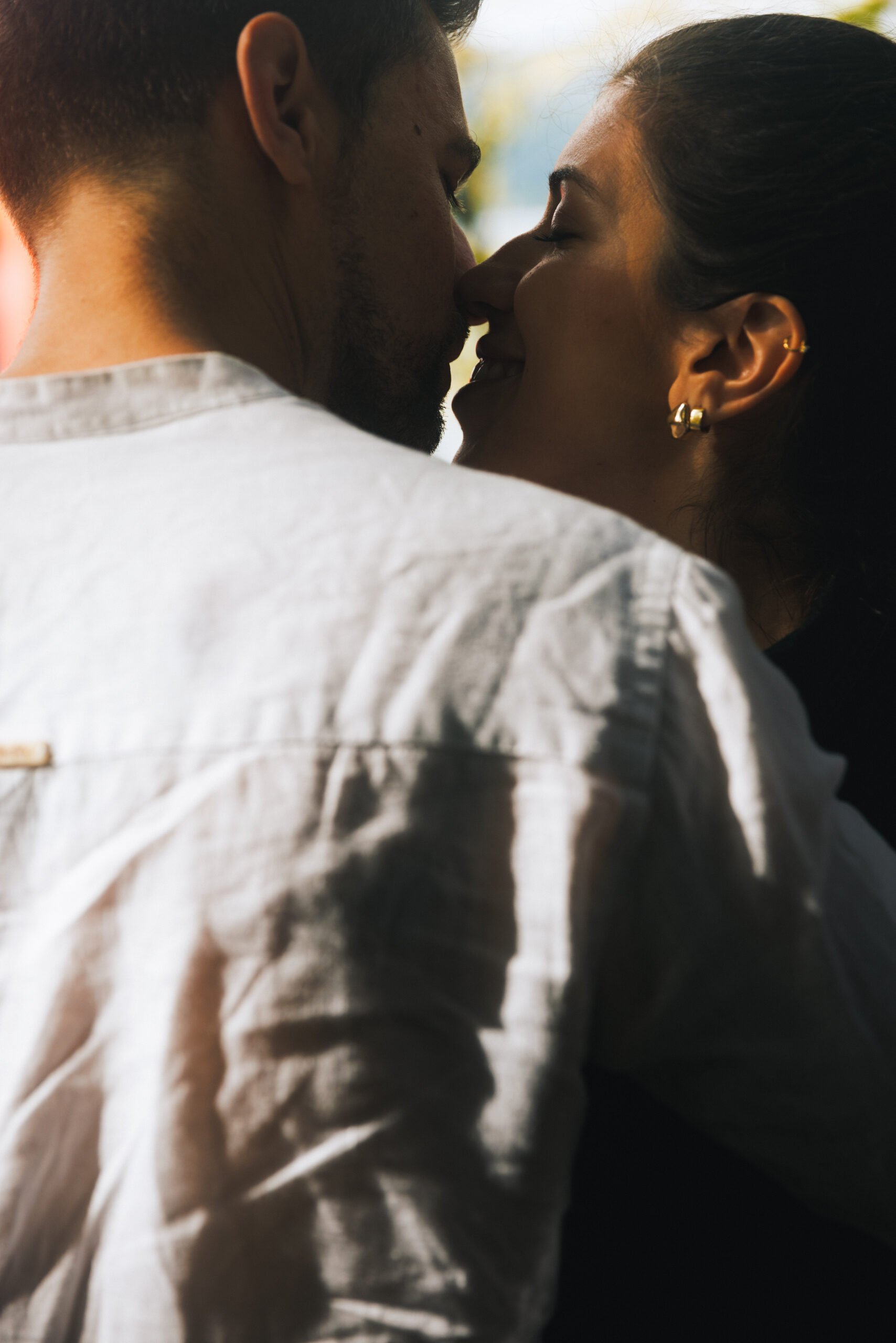 Hakone surprise proposal shoot featuring the iconic Torii gate, scenic lakefront, and intimate candid portraits of the couple