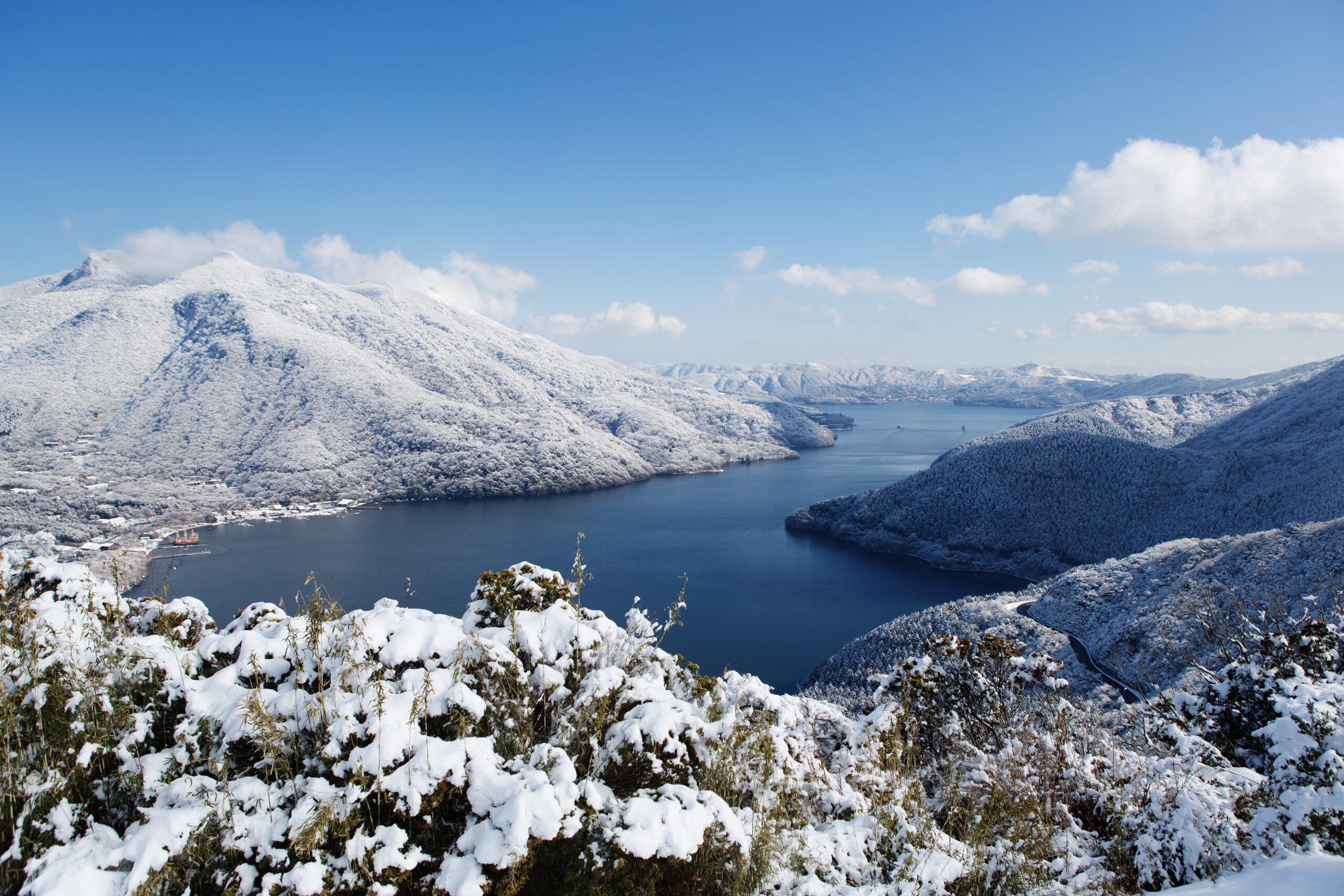 Lake Ashi, Hakone in winter